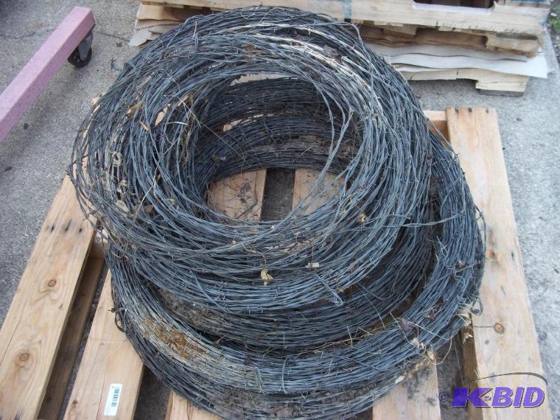 lot 6 image: Pallet of Barbed Wire