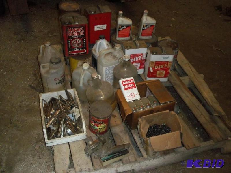lot 68 image: Pallet of Misc Solvents, Paints, Sealers, Hinges