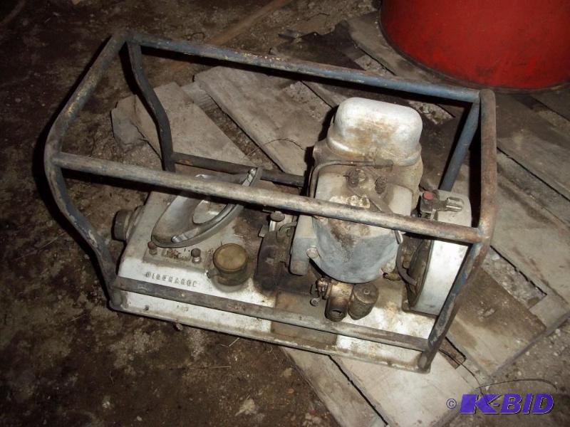 lot 71 image: Antique Gas Water Pump  Water Only