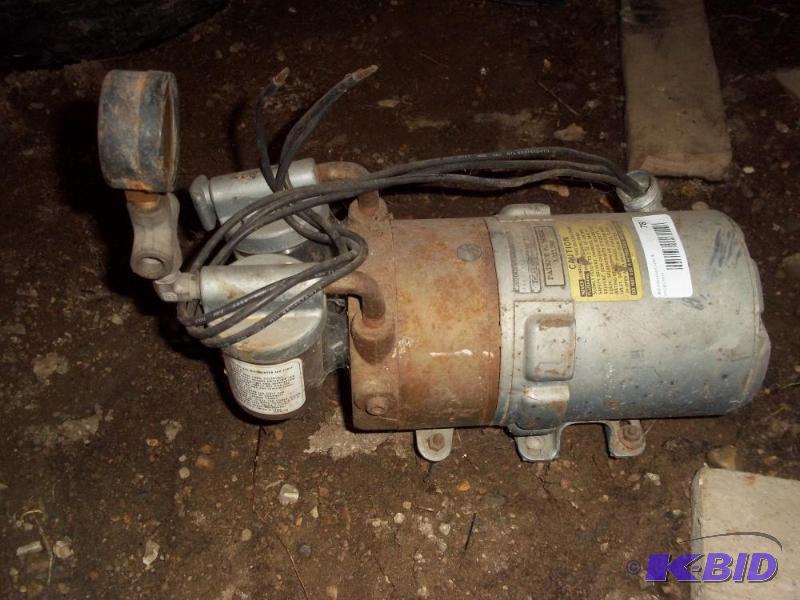 lot 78 image: Vacuum Pump