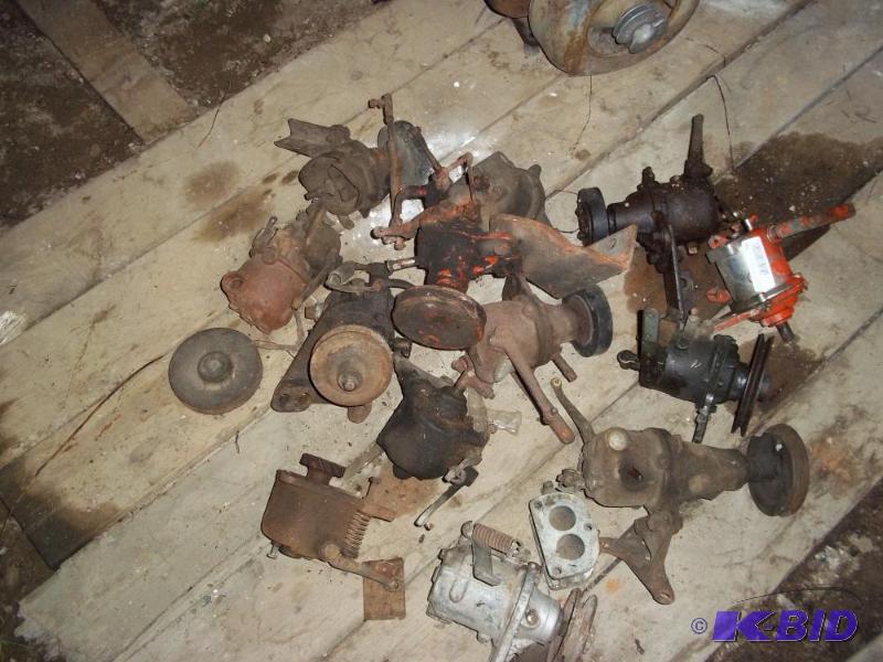lot 79 image: Group of 13 misc engine governors