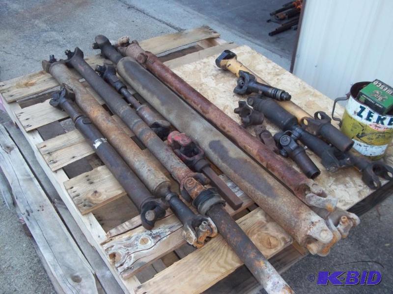 lot 8 image: Pallet of Driveline Parts