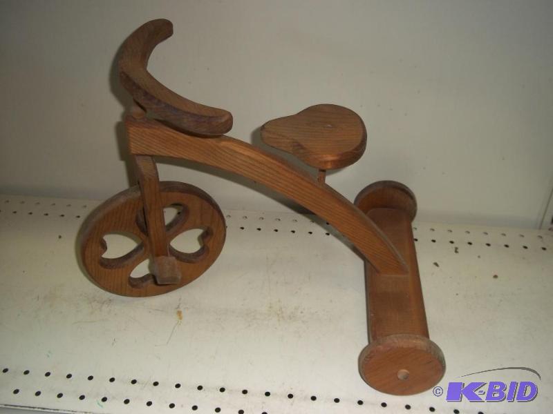 lot 126 image: Decor Trike