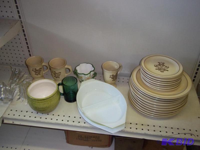 lot 137 image: Dishes