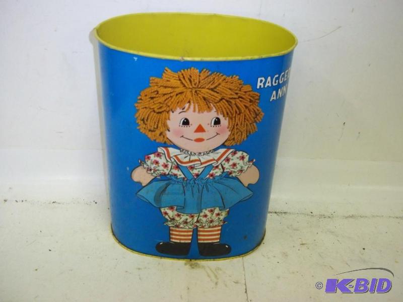 lot 140 image: Raggedy Ann Trash Can