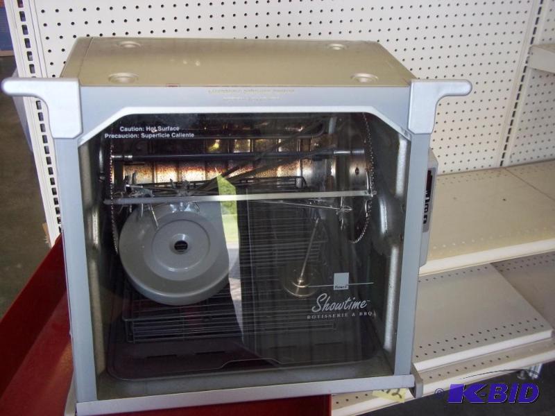 lot 147 image: Showtime Rotisserie and BBQ Cooker