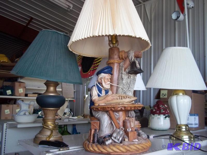lot 164 image: Fishing Lamp