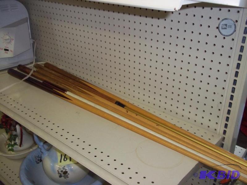 lot 172 image: Pool sticks