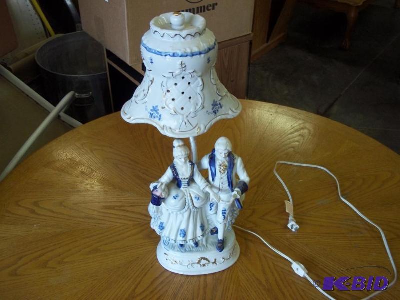lot 178 image: Lamp