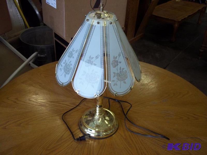 lot 179 image: Lamp