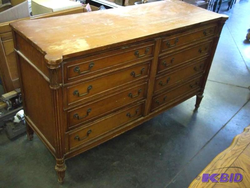 lot 180 image: Antique Oak 8 drawer dresser