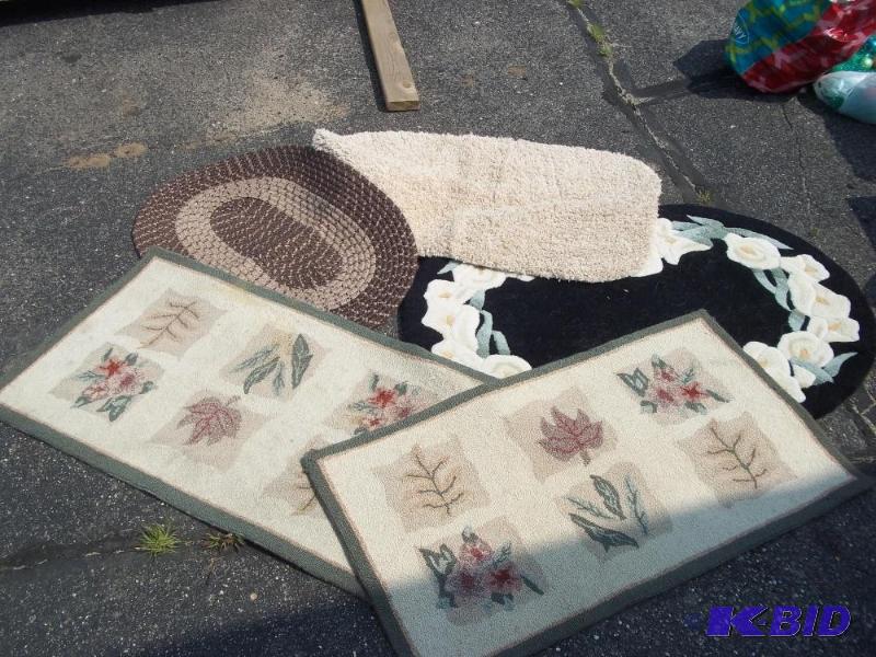 lot 195 image: 5 Rugs