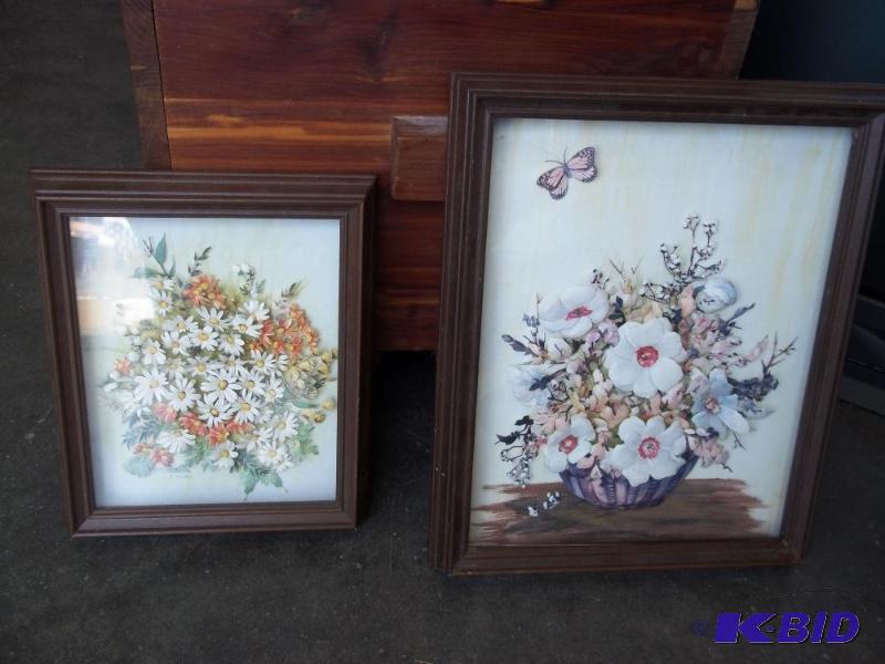 lot 204 image: Shadow box Flower Decor