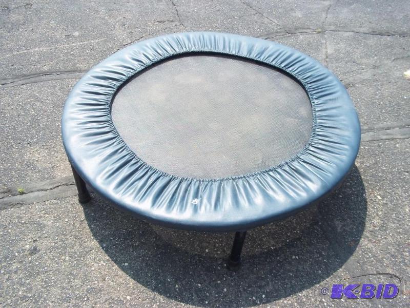 lot 211 image: Trampoline