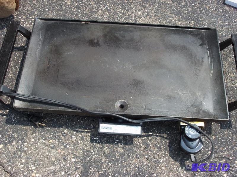 lot 216 image: Presto Black Angus Grill