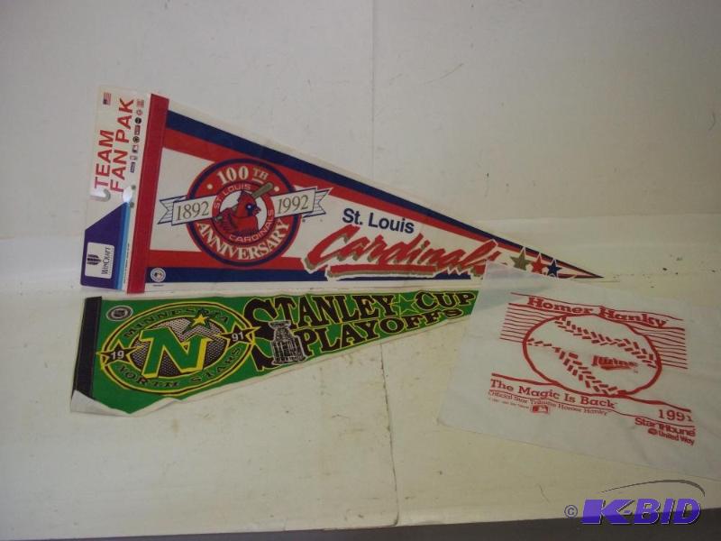 lot 36 image: 2 Pennants and Homer hanky