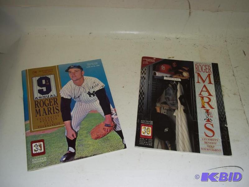 lot 39 image: 2 Roger Maris Baseball cards