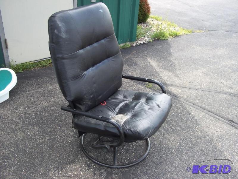 lot 58 image: Leather Chair