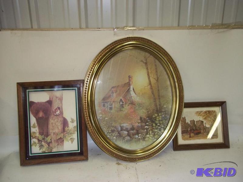 lot 93 image: Wall Decor