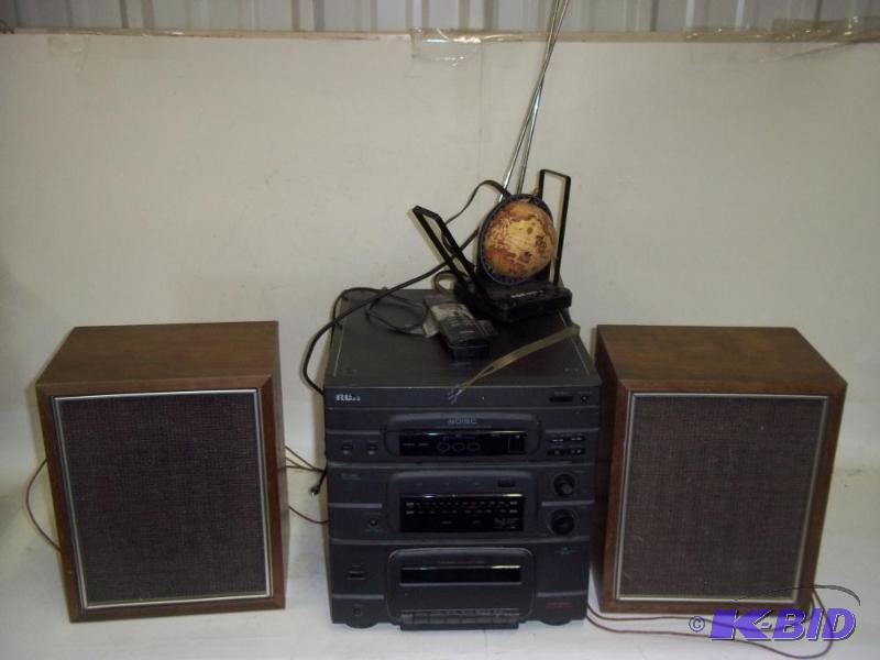 lot 98 image: CD  Radio