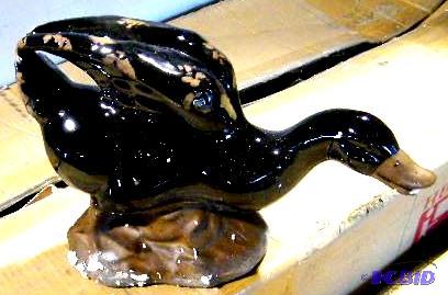 Ceramic Duck - Black -&nbspReady to land on ...
