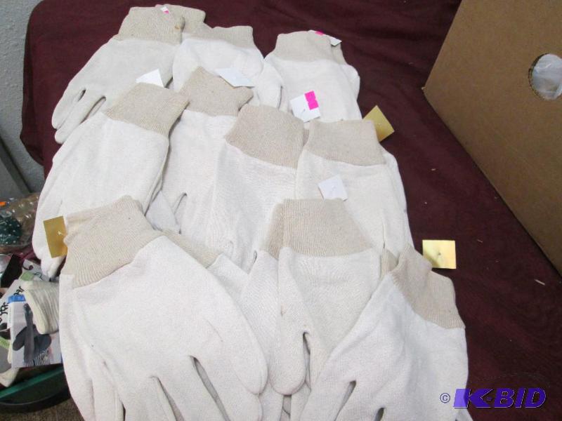 Qty 11 off white working cloves...
