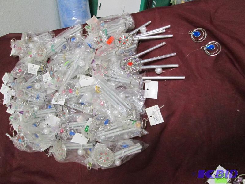 Qty 38 Wind chimes with different design and ...