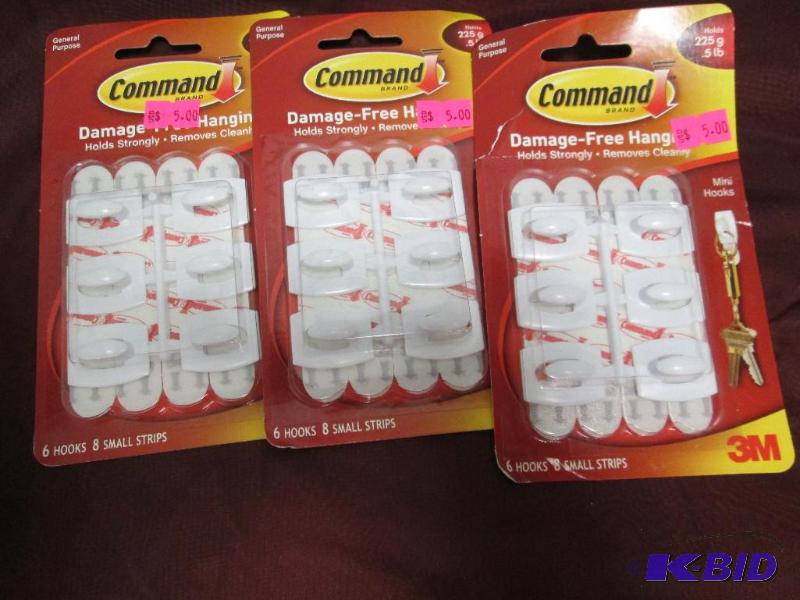 Qty 3 Command Damage-Free hanging ( 6 hooks a...