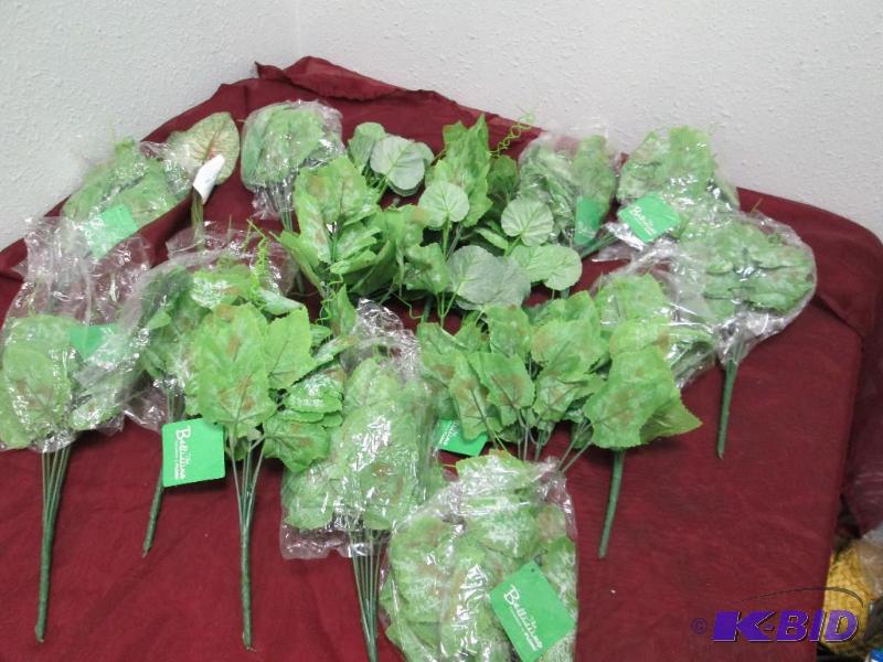 Qty 17 Fake greener (leaves)...