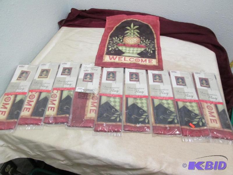 Qty 10 Toland the designer collection Decorat...