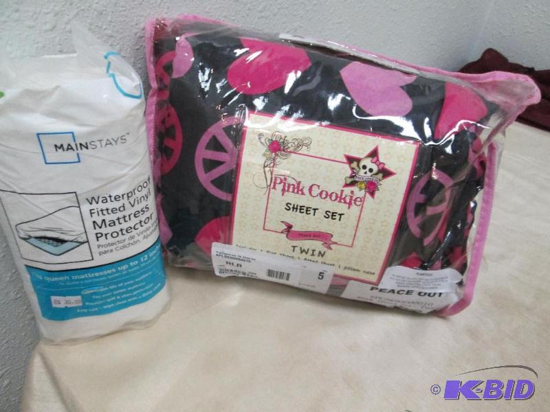 Pink Cookie sheet set Twin includes 1 Flat sh...
