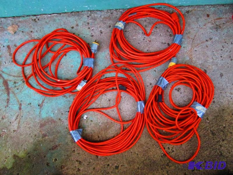 lot 115 image: Lot of 30 40 and 2x50 foot extention cords...