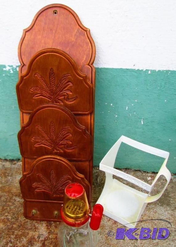 lot 124 image: Vintage grinder with measuring cup and hoders...