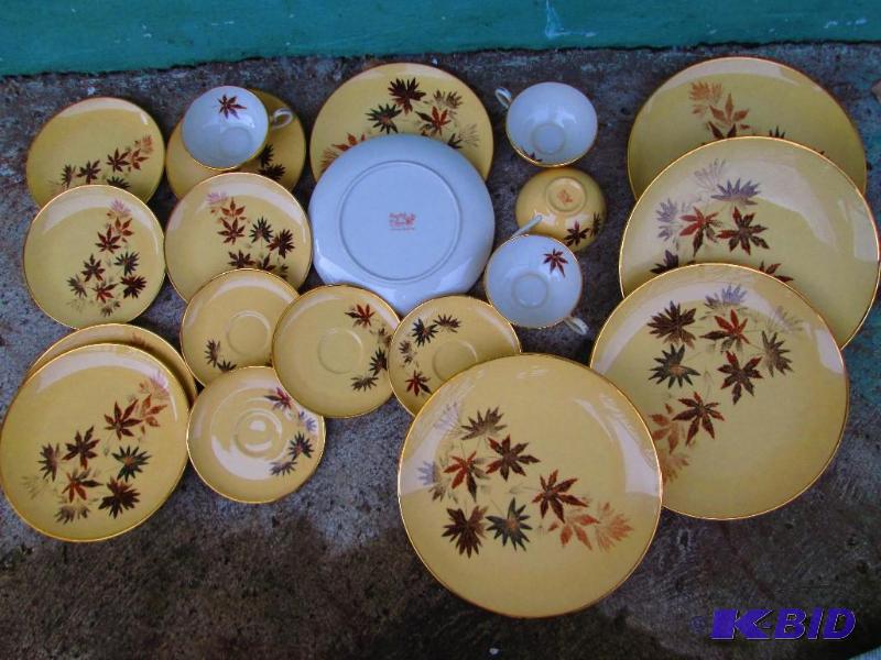 lot 127 image: Fine Arts Fine China Autumn Symphony china se...