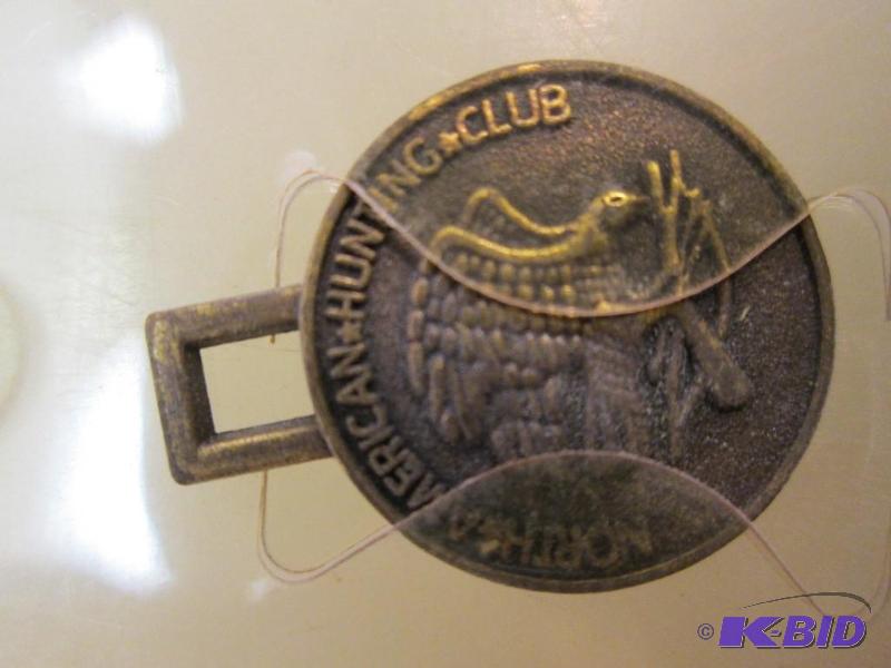 lot 20 image: Approximately 270 new custom zipper pulls fro...