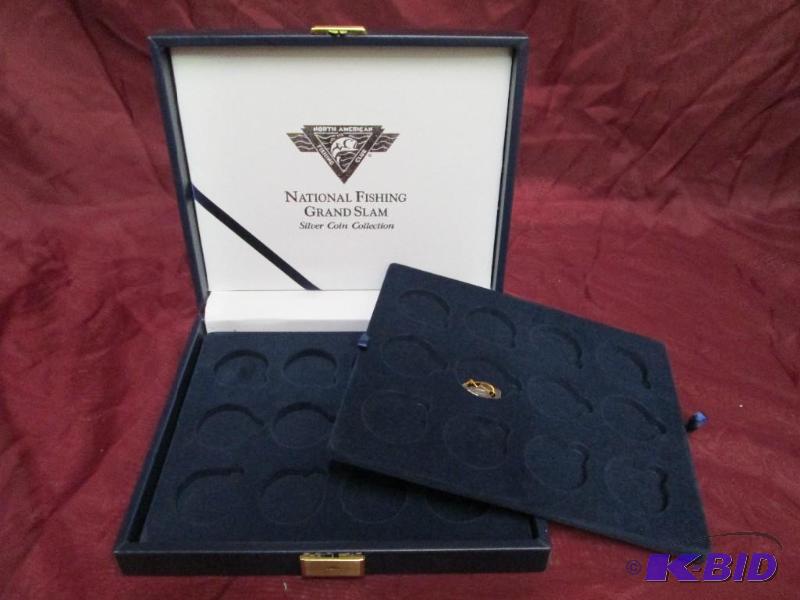 lot 46 image: Nice blue leather look case for coin collecti...