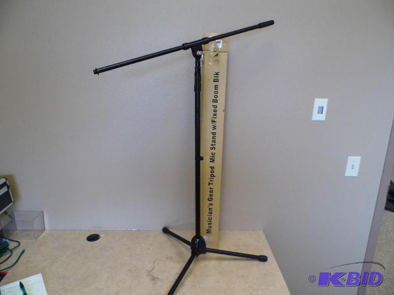 New Musicians Gear Tripod Mic Stand