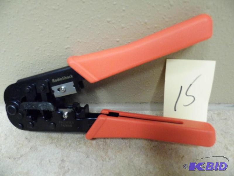 lot 15 image: Radio Shack Crimper