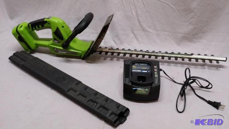 lot 12 image: Cordless Hedge Trimmer