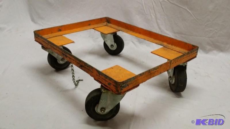 lot 15 image: 15x19 steel framed wheelie cart. Stands 7&quo...