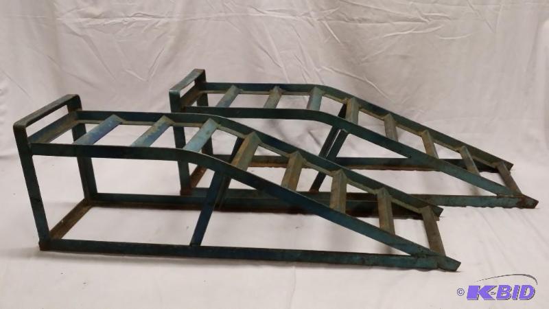 lot 18 image: Pair of 8" wide 9" tall car ramps m...