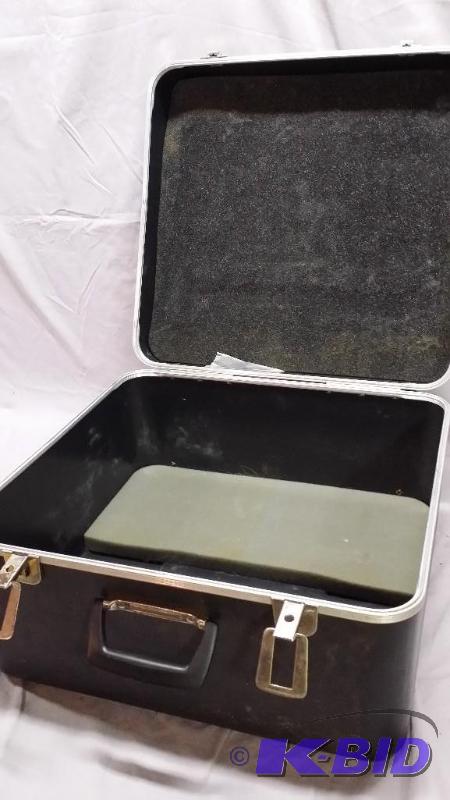 lot 30 image: Black partially padded case 19x18x11...