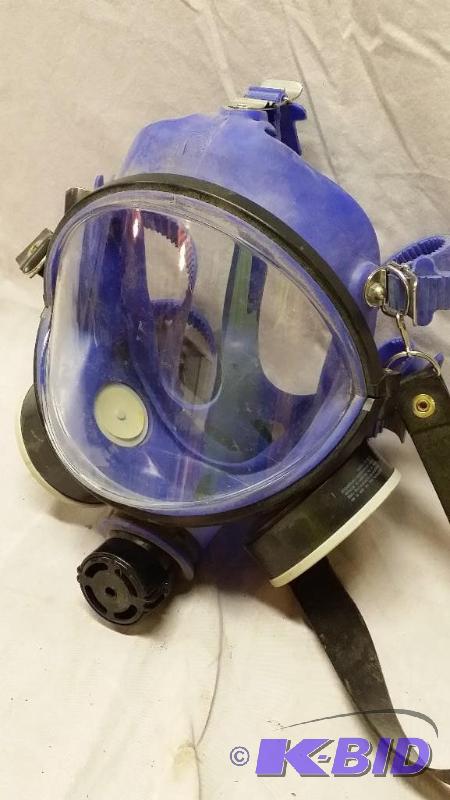lot 38 image: Multi purpose resporator made by Survivair. F...