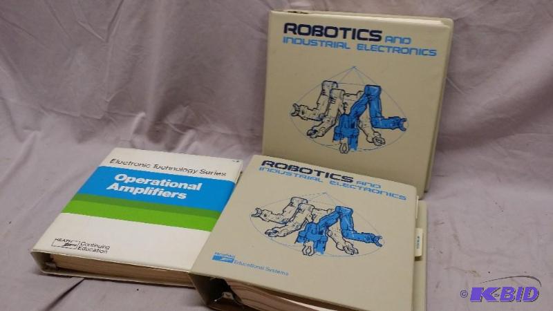 lot 62 image: Heath kit binders of misc including operatio...