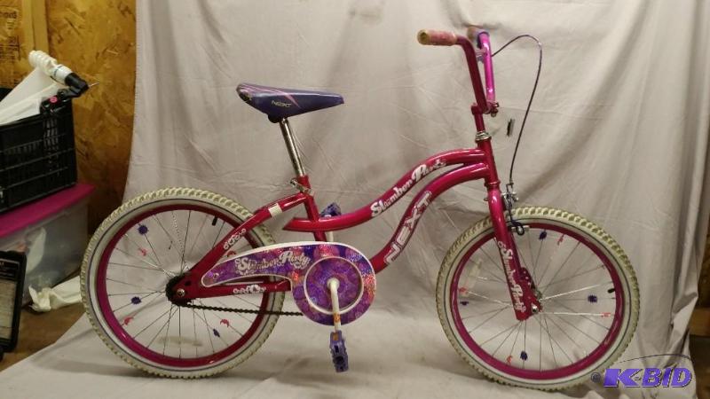 lot 68 image: Dynacraft slumber party next 11" bike ha...