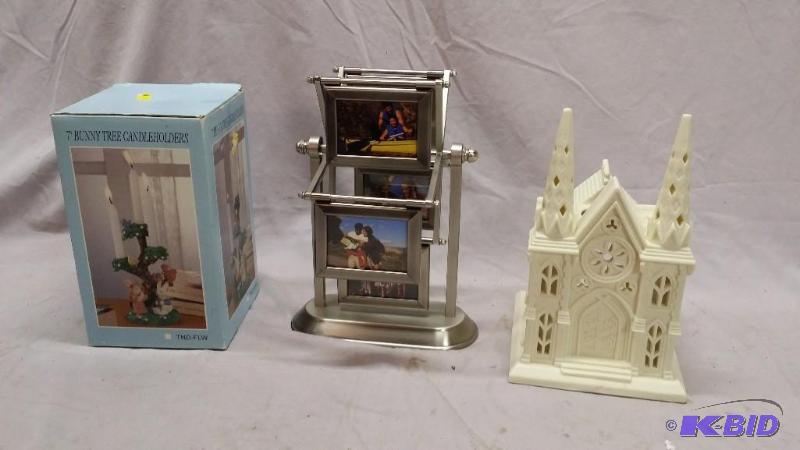 lot 87 image: Lot including metal carousel&nbsppicture hol...