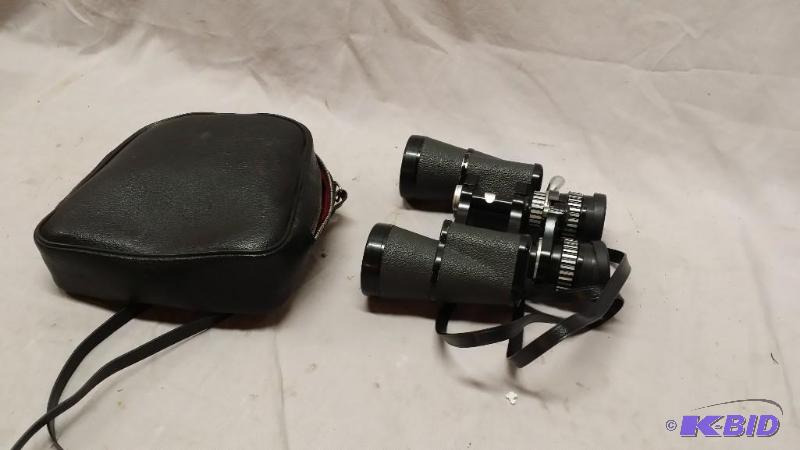 lot 90 image: Binoculars 8x-16x&nbsp40 with zoom and fully...