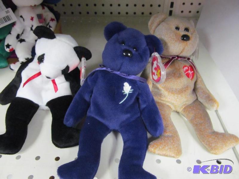 lot 29 image: Lot of 3 Ty Beanie Babies
