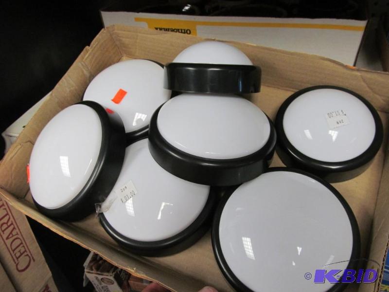 lot 78 image: Lot of 7 battery operated touch lites