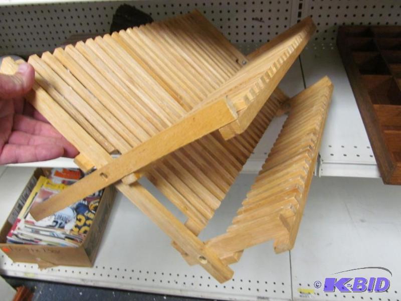 lot 80 image: Wooden Dish Drying Rack, great for camping